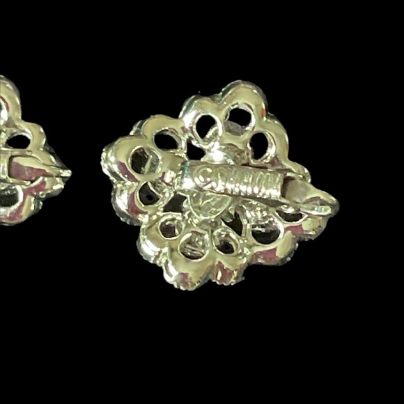 VTG 1969 Sarah Coventry “Demi-Flower” Silver Tone Rhinestone Clip On Earrings - Picture 4 of 9